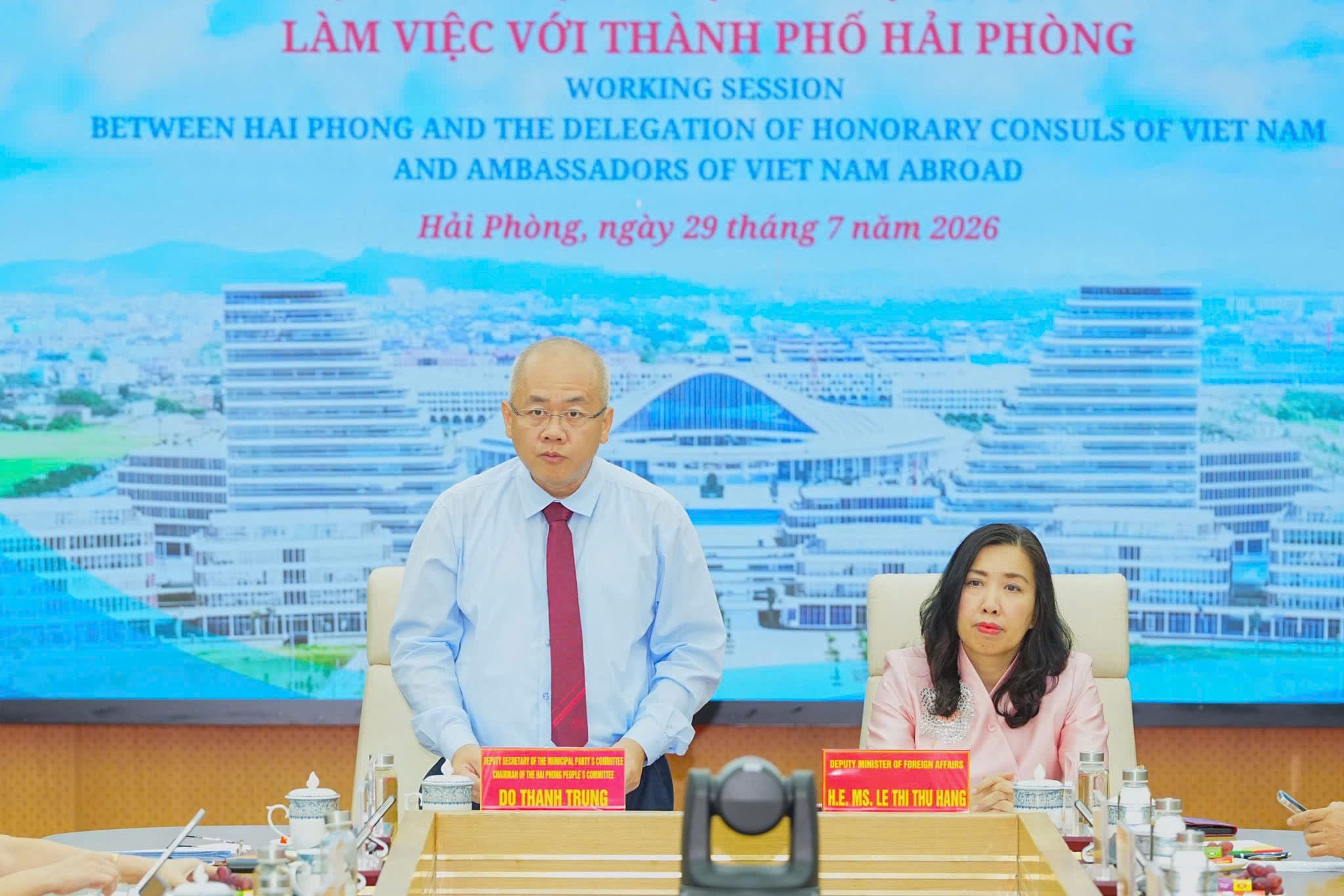 Chủ tịch UBND thành phố tiếp và làm việc với Đoàn Lãnh sự danh dự Việt Nam tại nước ngoài