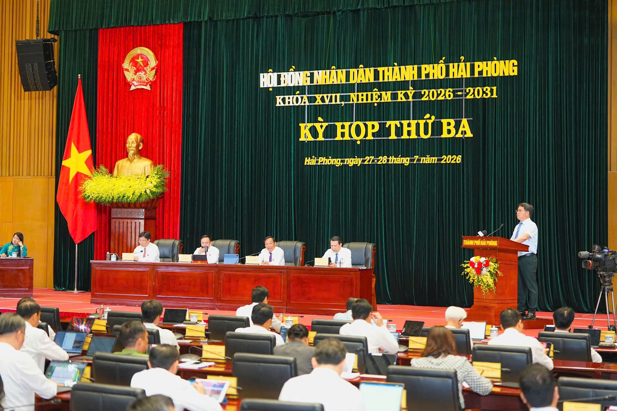 Phiên chất vấn tại Kỳ họp thứ 3 HĐND thành phố tập trung vào những vấn đề cử tri quan tâm