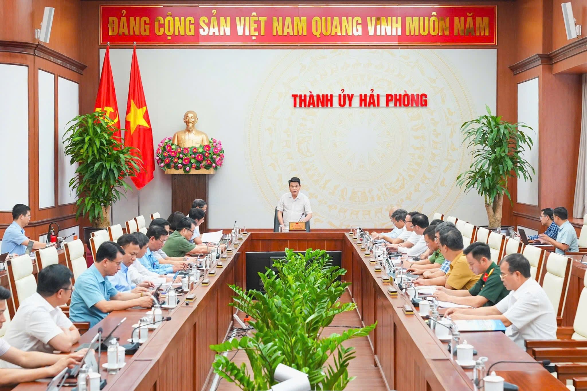 Ban Thường vụ Thành ủy cho ý kiến về các Nghị quyết đặt tên đường, miễn giảm tiền thuê đất và cải tạo chung cư cũ