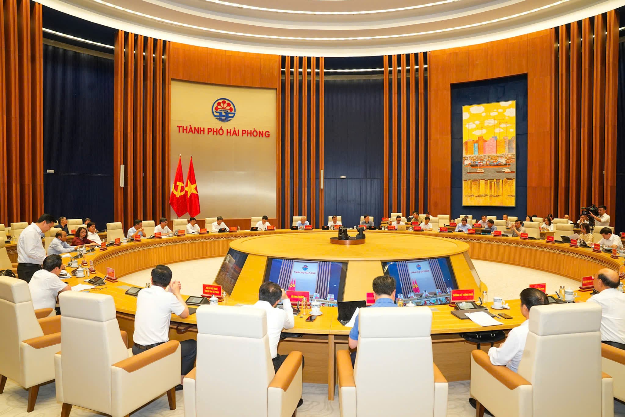 Regular meeting of the City People's Committee in March 2026: Determined to break through socio-economic goals in the second quarter