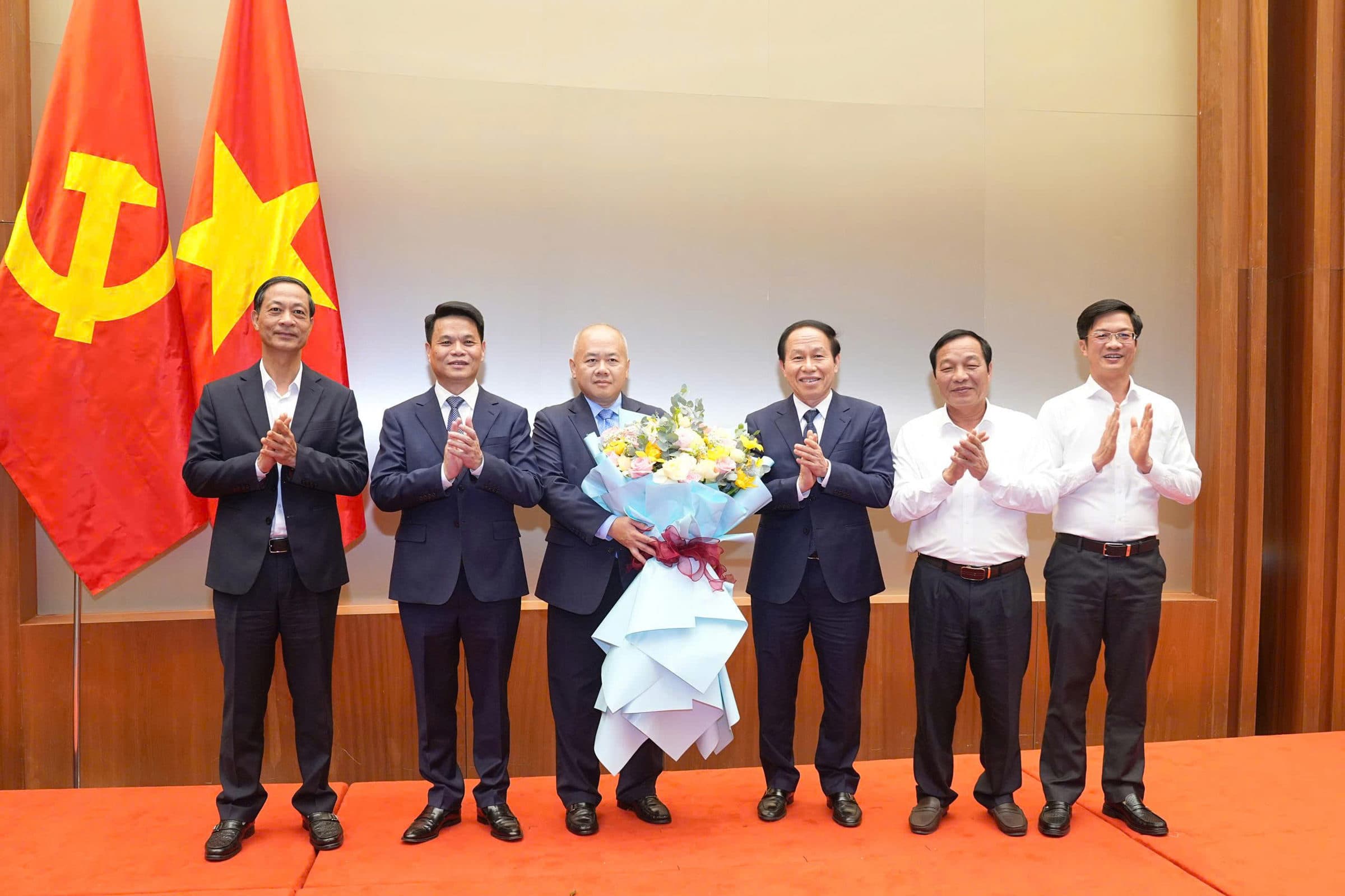 Mobilizing and appointing comrade Do Thanh Trung, Deputy Minister of Finance, to hold the position of Deputy Secretary of Hai Phong City Party Committee, term 2025 - 2030