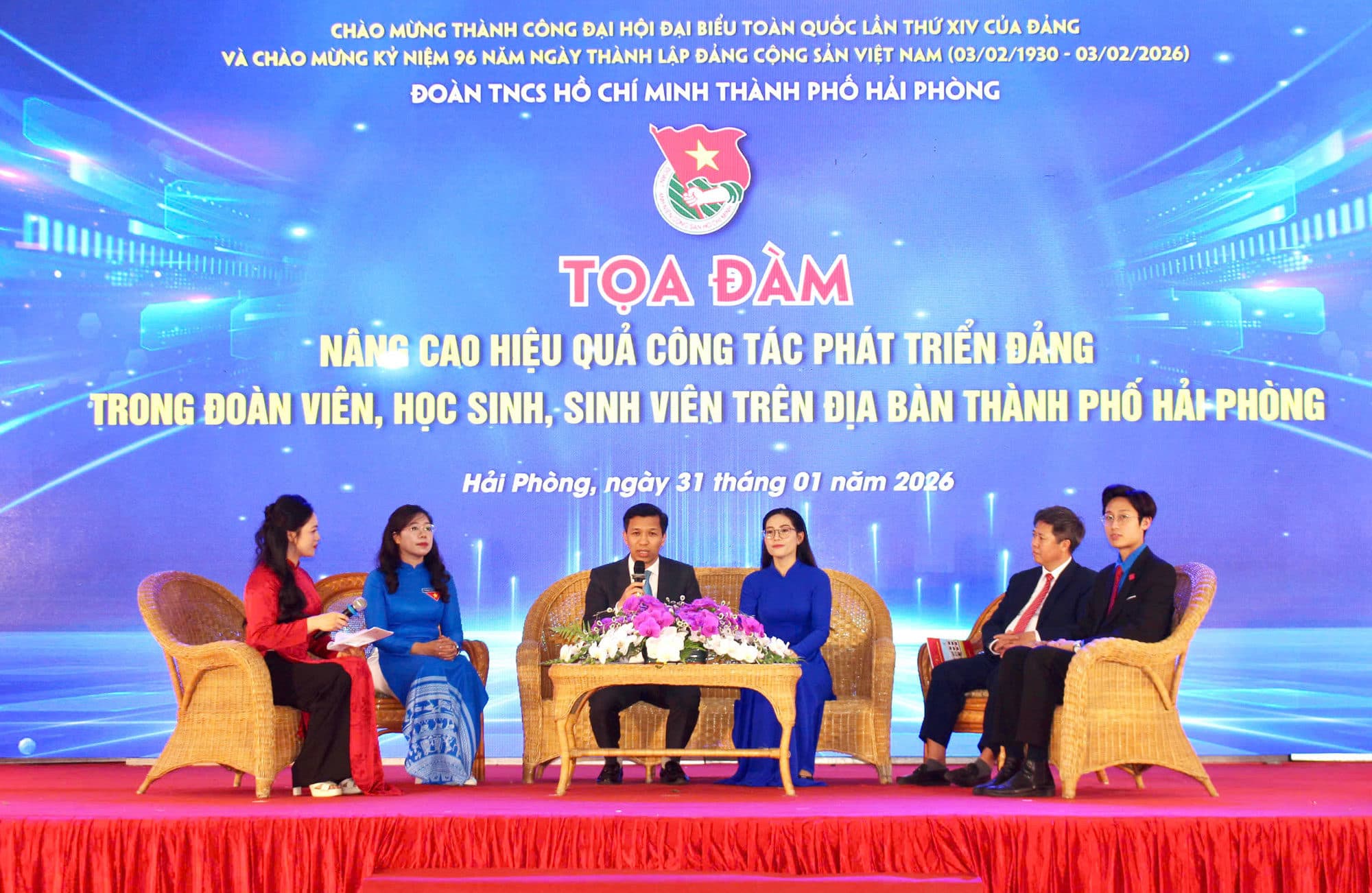 Meeting and praising 116 outstanding young party members of Hai Phong city in 2026