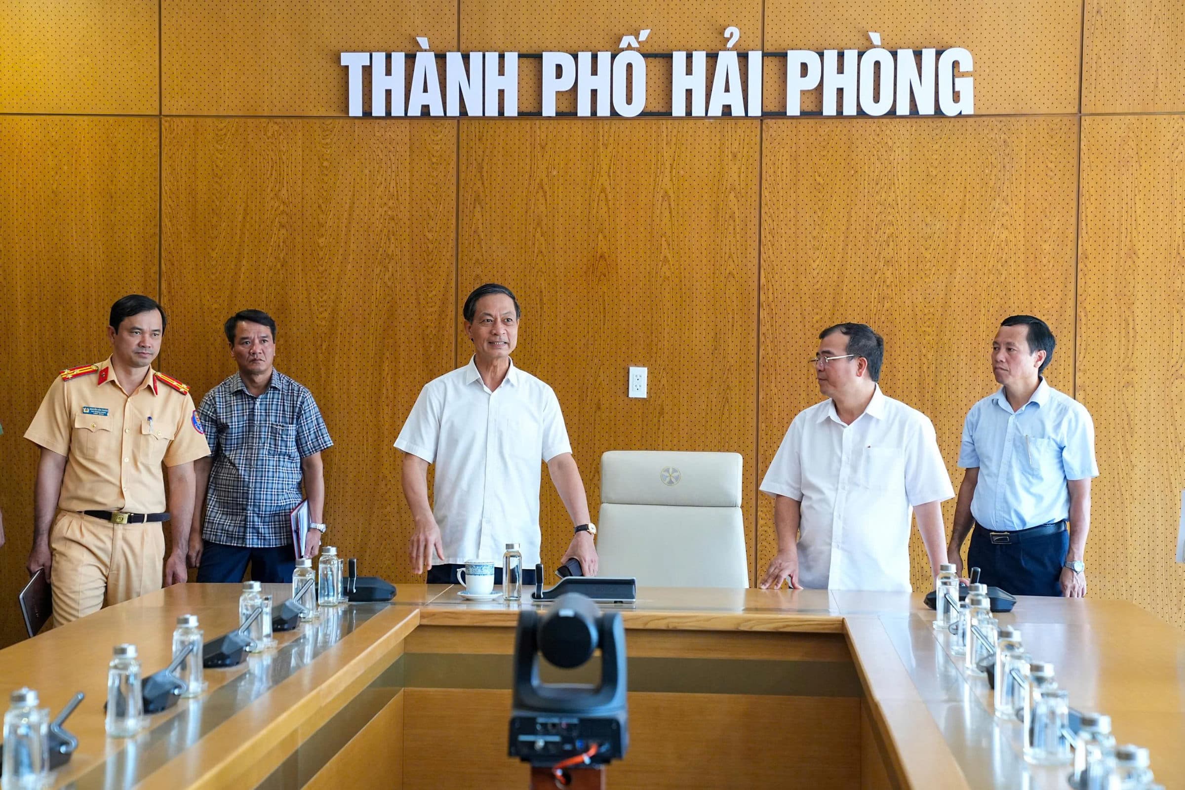 Permanent Deputy Secretary of the City Party Committee inspected the preparation of facilities to serve the 1st City Party Congress, term 2025 - 2030