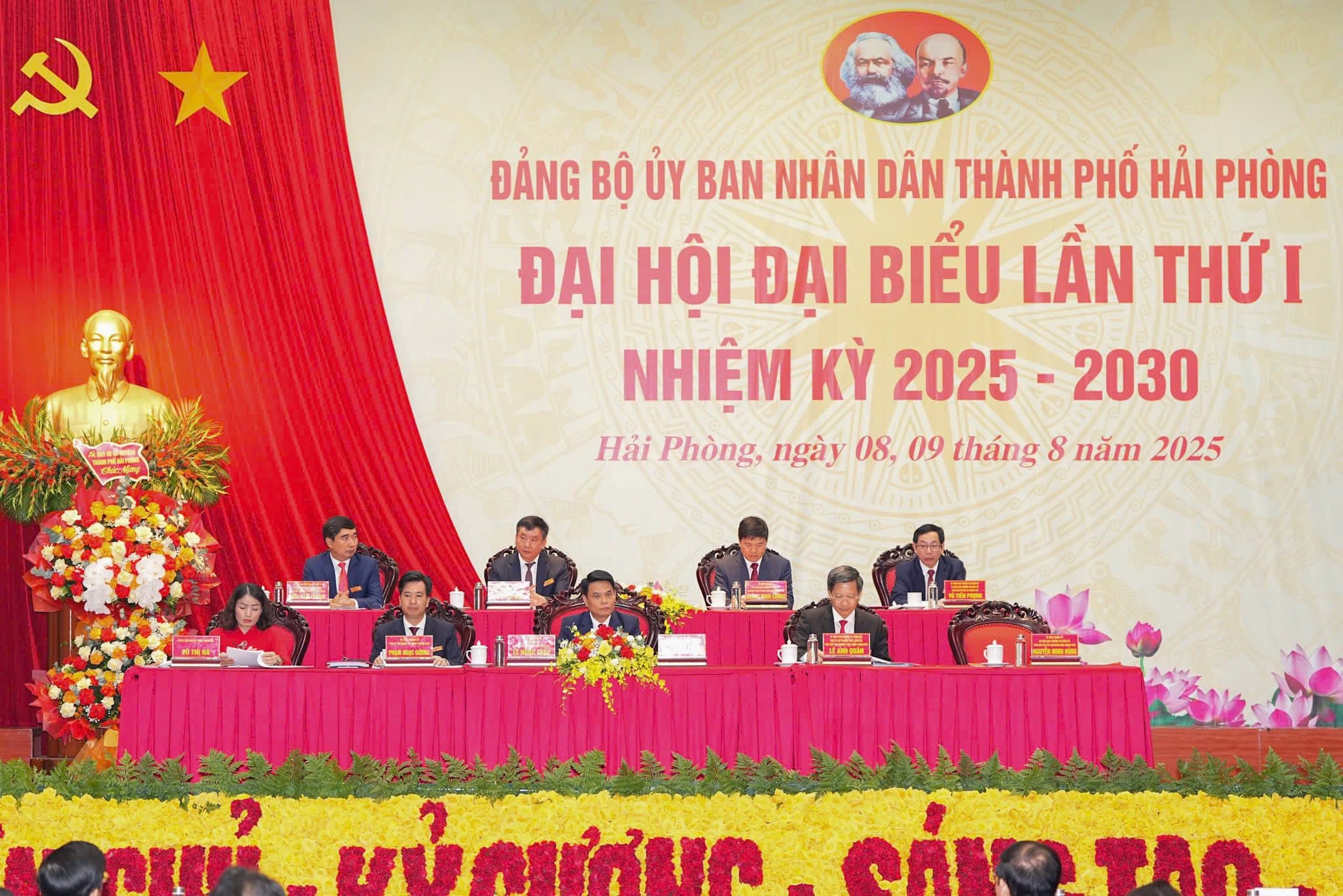 Building the Hai Phong City People's Committee Party Committee that is truly clean, strong, and has an effective, efficient, and effective administrative apparatus