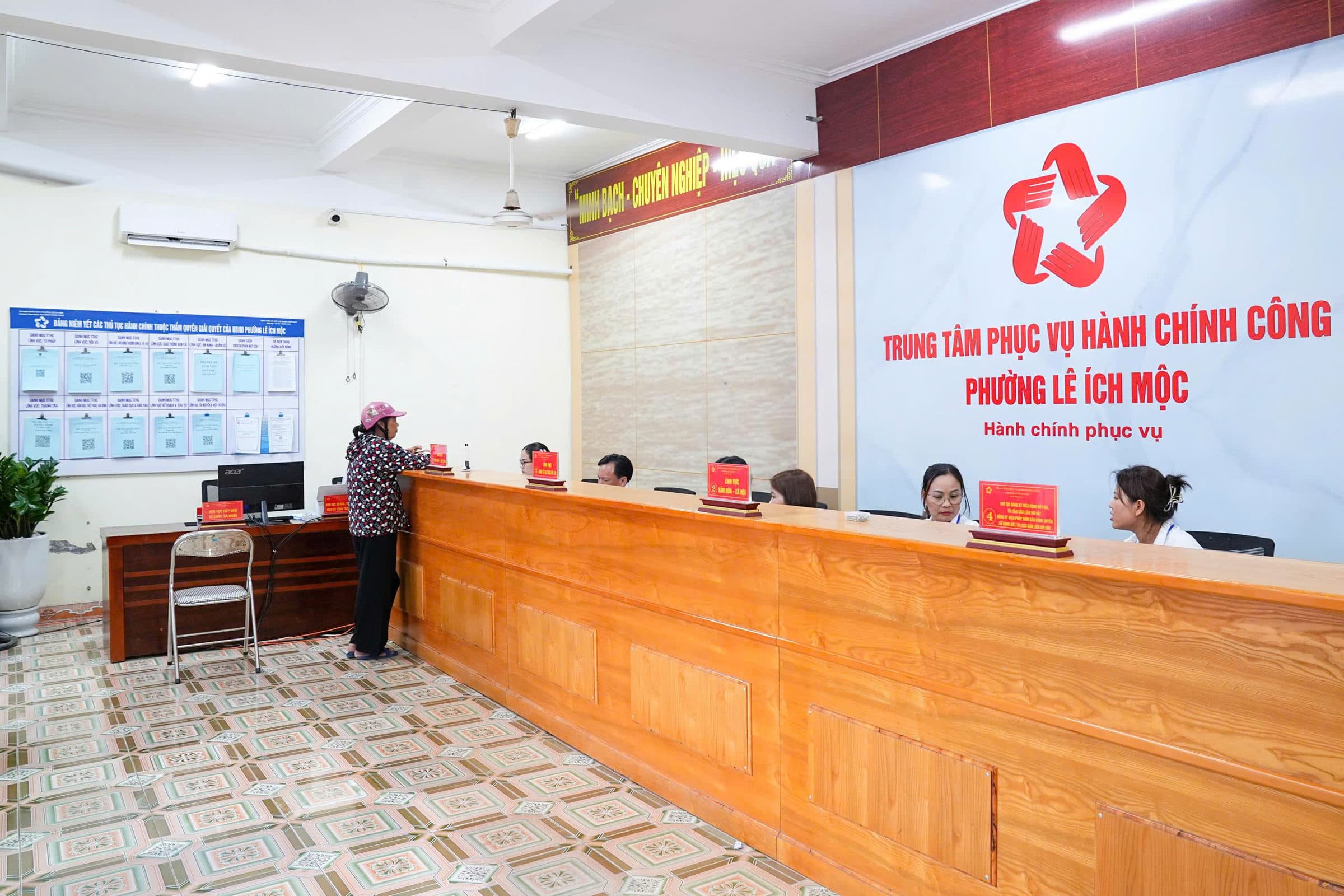 Enhance the efficiency of handling administrative procedures, ensuring effective operation of commune-level local authorities