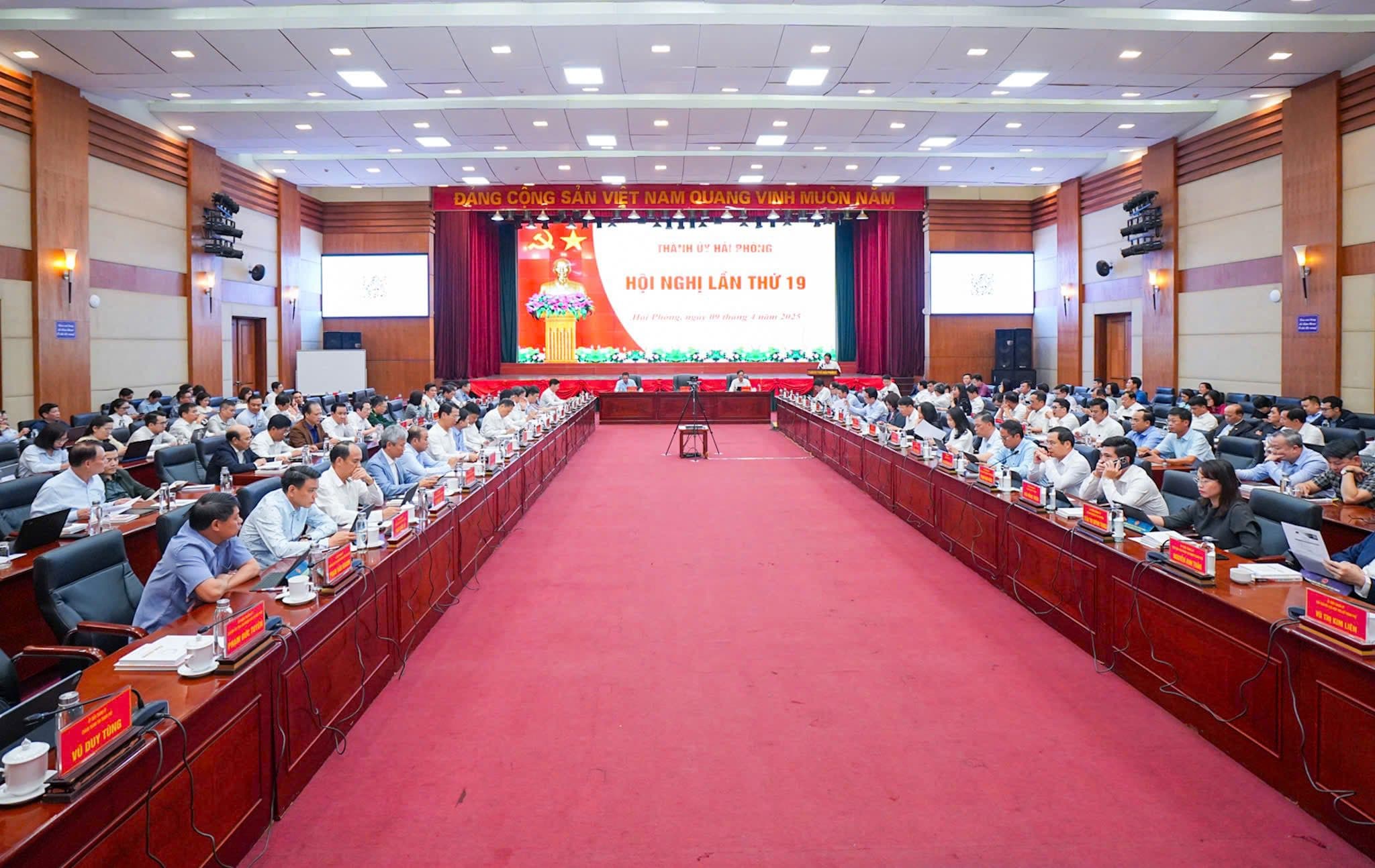 Hội nghị Thành ủy lần thứ 19: Toàn hệ thống chính trị nêu cao tinh thần đoàn kết cùng hướng về mục tiêu chung phát triển thành phố