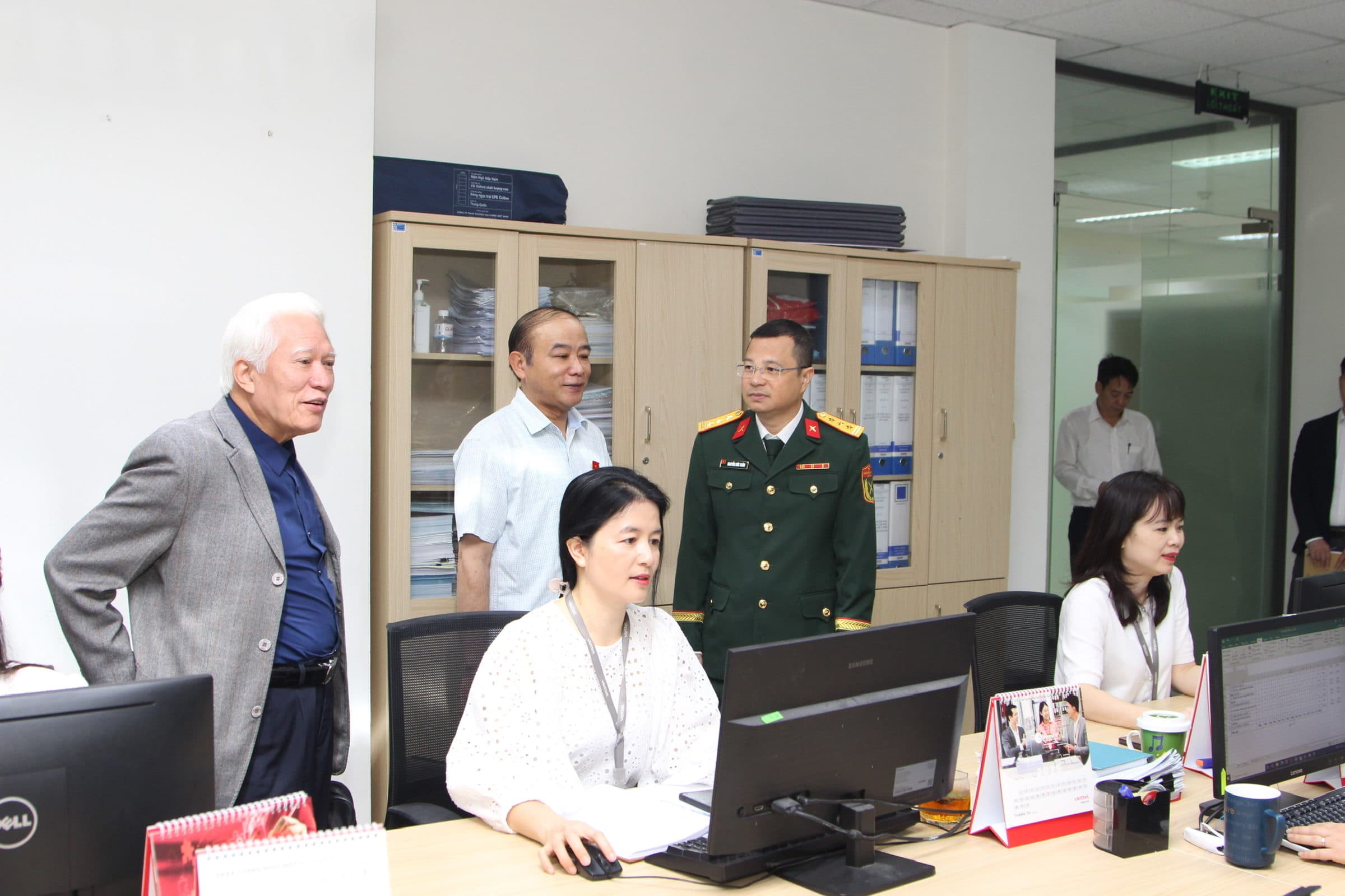 Đoàn Đại biểu quốc hội thành phố khảo sát tình hình thi hành pháp luật trong hoạt động công nghiệp công nghệ số