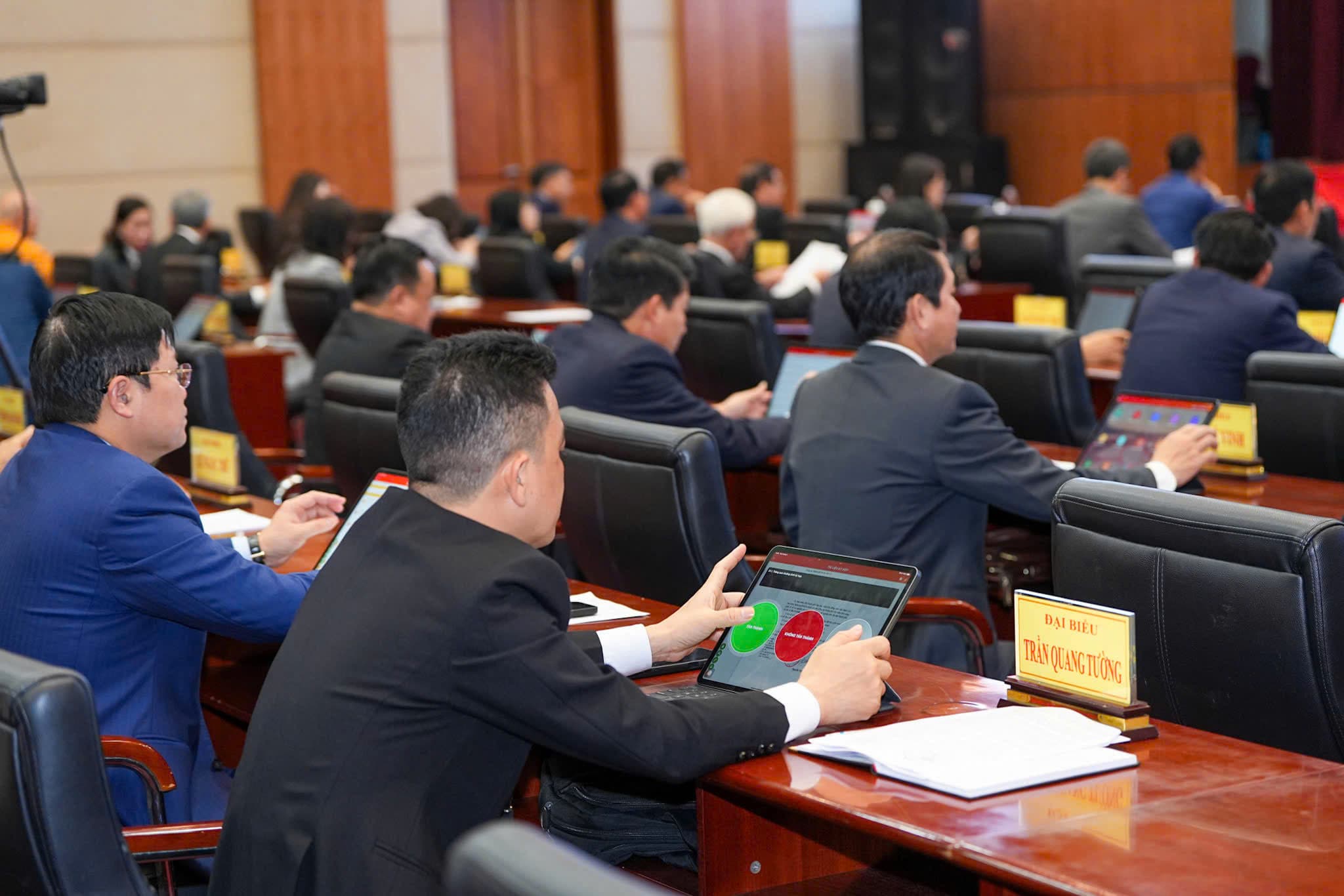 Thông qua 7 Nghị quyết tại Kỳ họp thứ 24 (Kỳ họp chuyên đề) HĐND thành phố khóa XVI, nhiệm kỳ 2021 – 2026