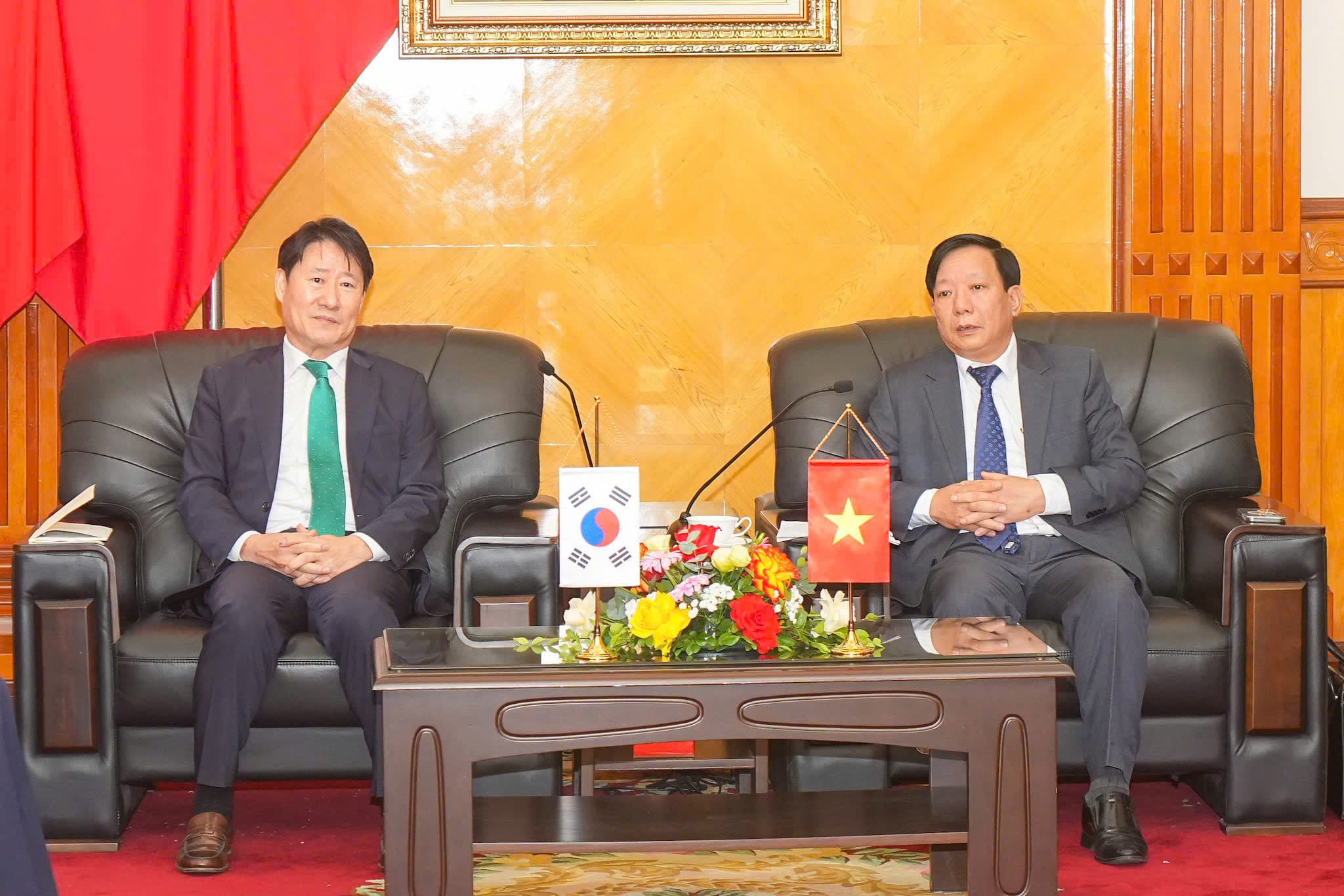 Phó Chủ tịch UBND thành phố Nguyễn Đức Thọ làm việc với Viện Công nghệ và Công nghiệp Hàn Quốc (KEITI)