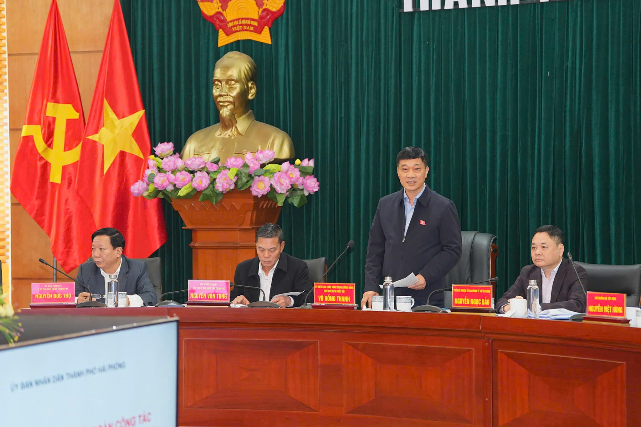 The National Assembly working group worked with city leaders in the field of urban management and development