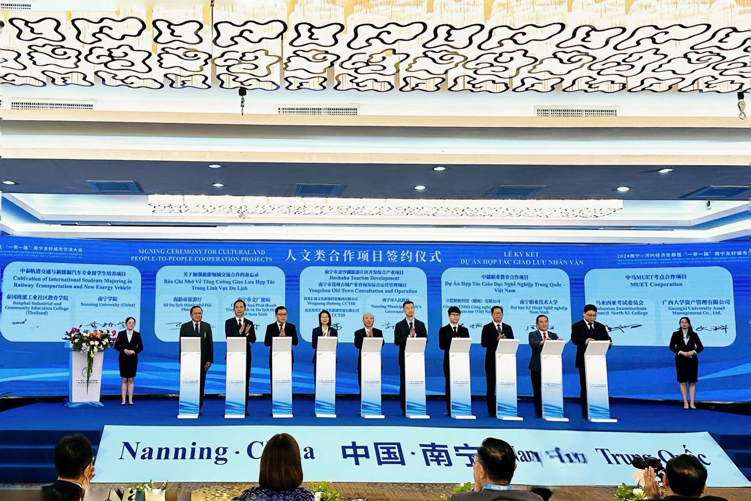 ハイフォン市代表団は第21回中国・ASEAN博覧会（CAEXPO）に出席した。