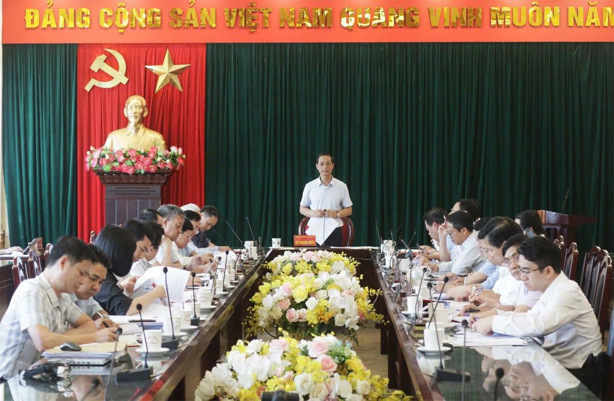 Tổ Xây dựng Đảng, hệ thống chính trị, vận động Nhân dân: họp, nghe báo cáo, cho ý kiến về một số nội dung