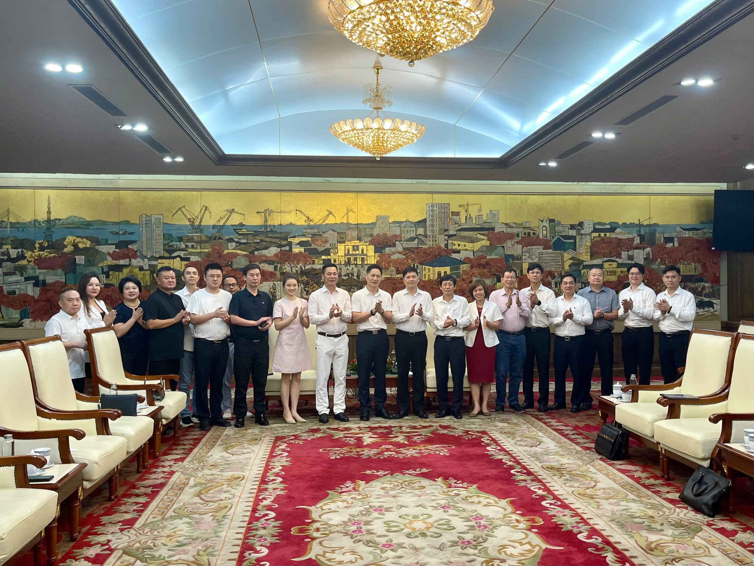 Phó Chủ tịch UBND thành phố Hoàng Minh Cường tiếp Đoàn doanh nghiệp Trung Quốc tìm hiểu cơ hội đầu tư tại Hải Phòng