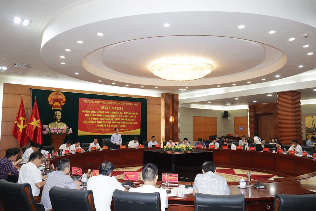 Thống nhất nội dung dự kiến trình Kỳ họp thứ 18 (kỳ họp thường lệ giữa năm 2024) HĐND thành phố khóa XVI
