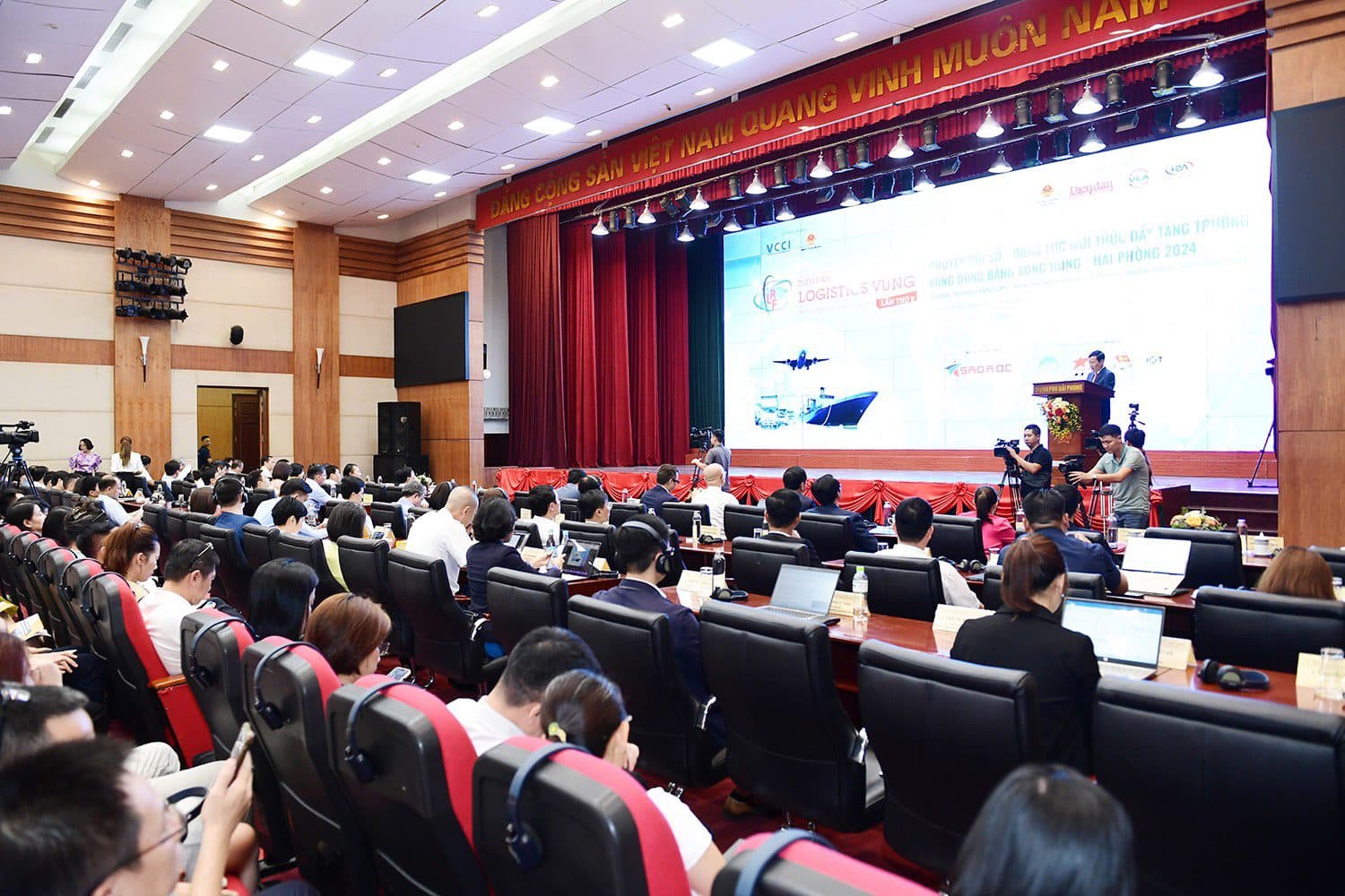 The 5th Regional Logistics Forum: Let's find solutions to promote effective growth in the Logistics field