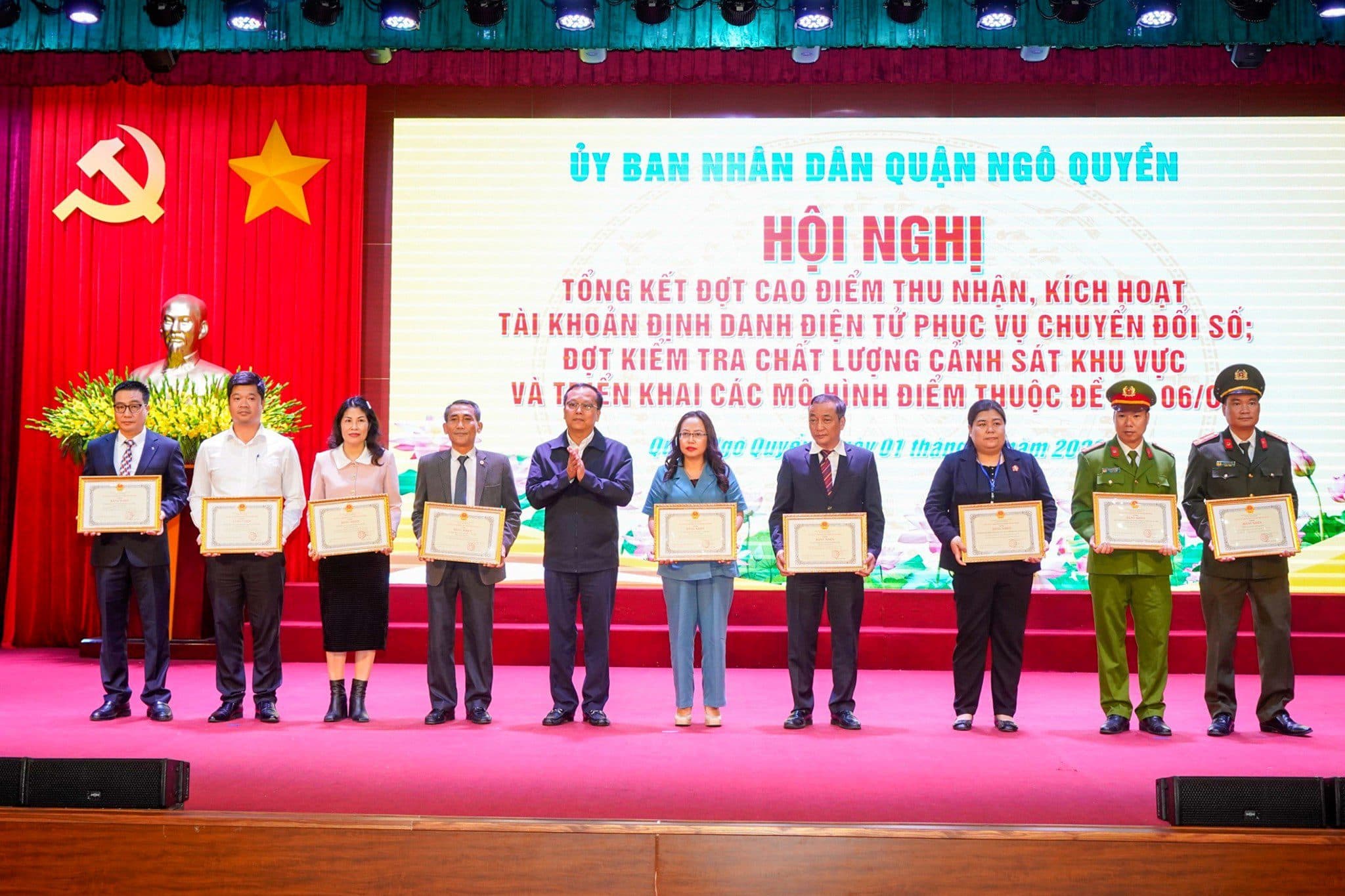 Ngo Quyen District는 전자 식별 계정을 수신 및 활성화하고 프로젝트 06/CP에 따라 05개 파일럿 모델을 배포하는 피크 기간을 요약합니다.