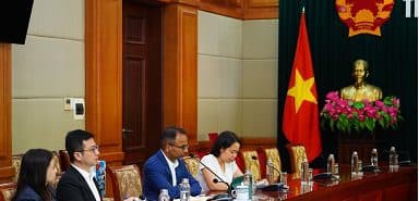 アジアインフラ局の代表団は、ハイフォンでの廃棄物処理と港湾システム開発に関する協力の機会を模索している。