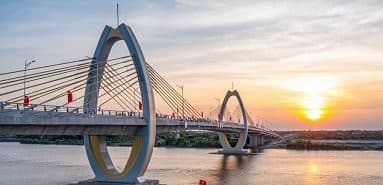 하이퐁의 경제는 꾸준히 가속화되었습니다.