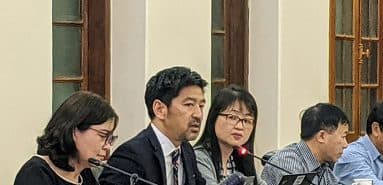시 인민위원회 위원장은 도시 교통 개발 프로젝트에서 세계 은행 대표단과 협력했습니다.