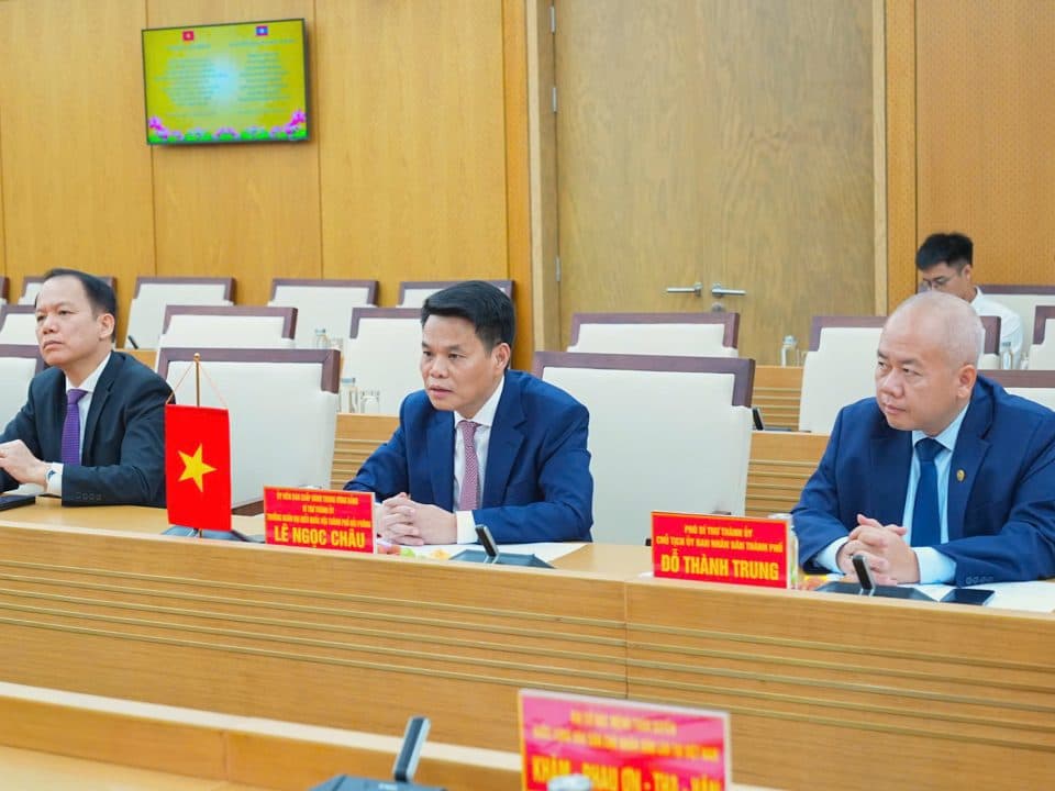 Bí thư Thành ủy Lê Ngọc Châu tiếp xã giao Phó Thủ tướng, Bộ trưởng Bộ Tư pháp nước Cộng hòa Dân chủ Nhân dân Lào
