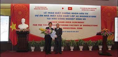Lễ trao giấy chứng nhận đầu tư dự án Nhà máy IIA – Công ty TNHH IHI Infrastructure Asia tại KCN Đình Vũ