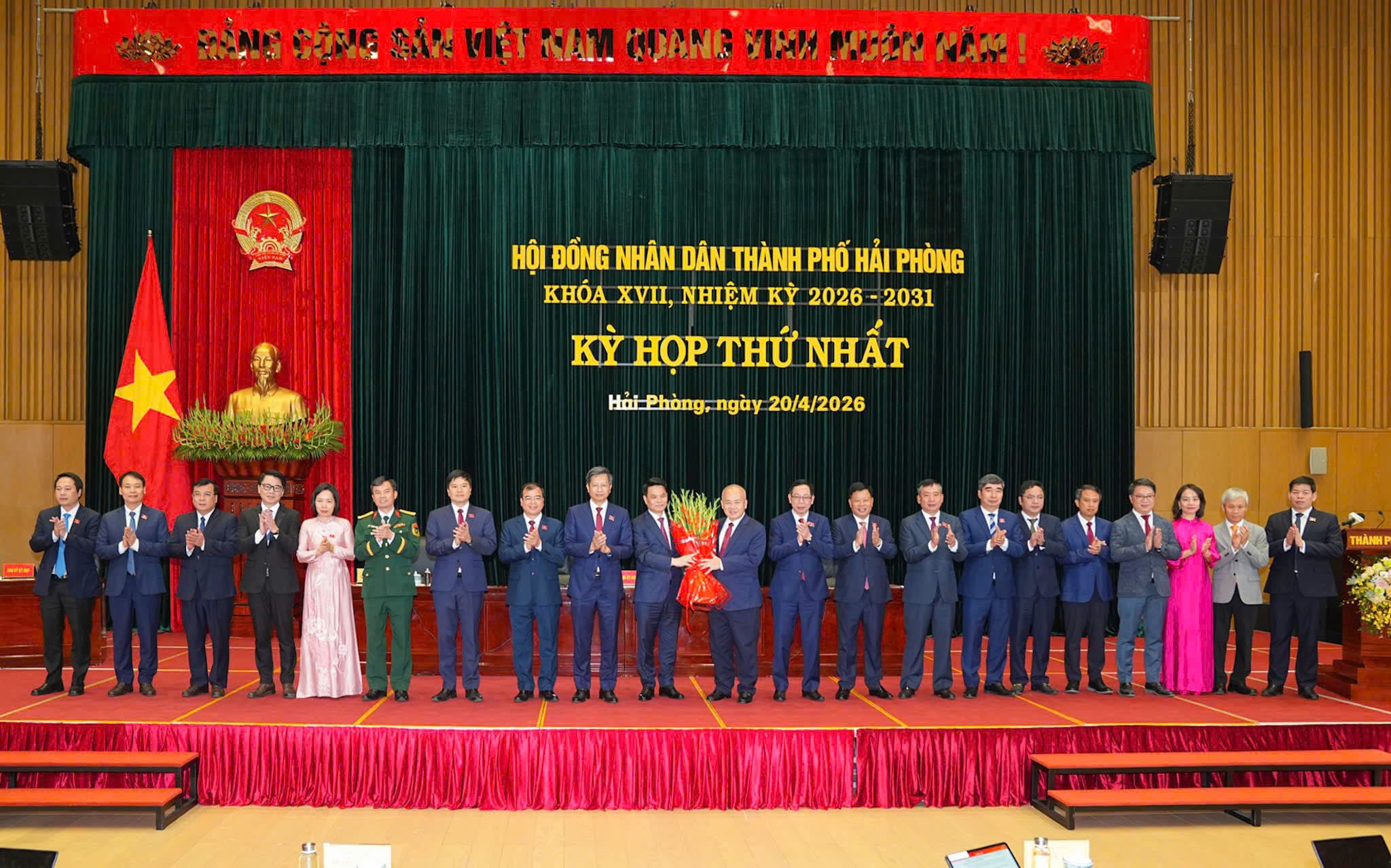 Comrade Do Thanh Trung, Deputy Secretary of the City Party Committee, was elected as Chairman of the 17th City People's Committee, term 2026 - 2031