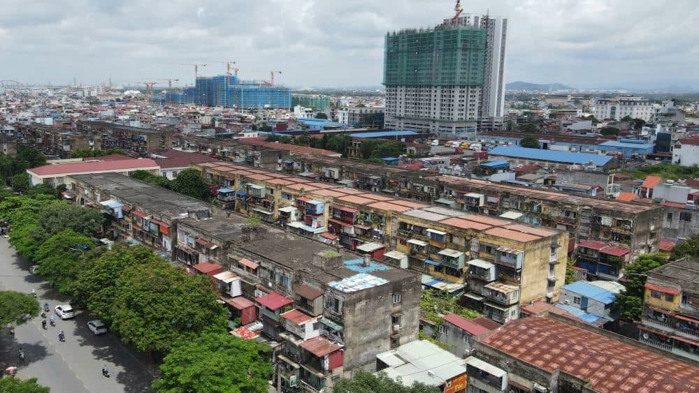 Accelerate the progress of building the Master Plan for renovating and rebuilding old apartments in the city