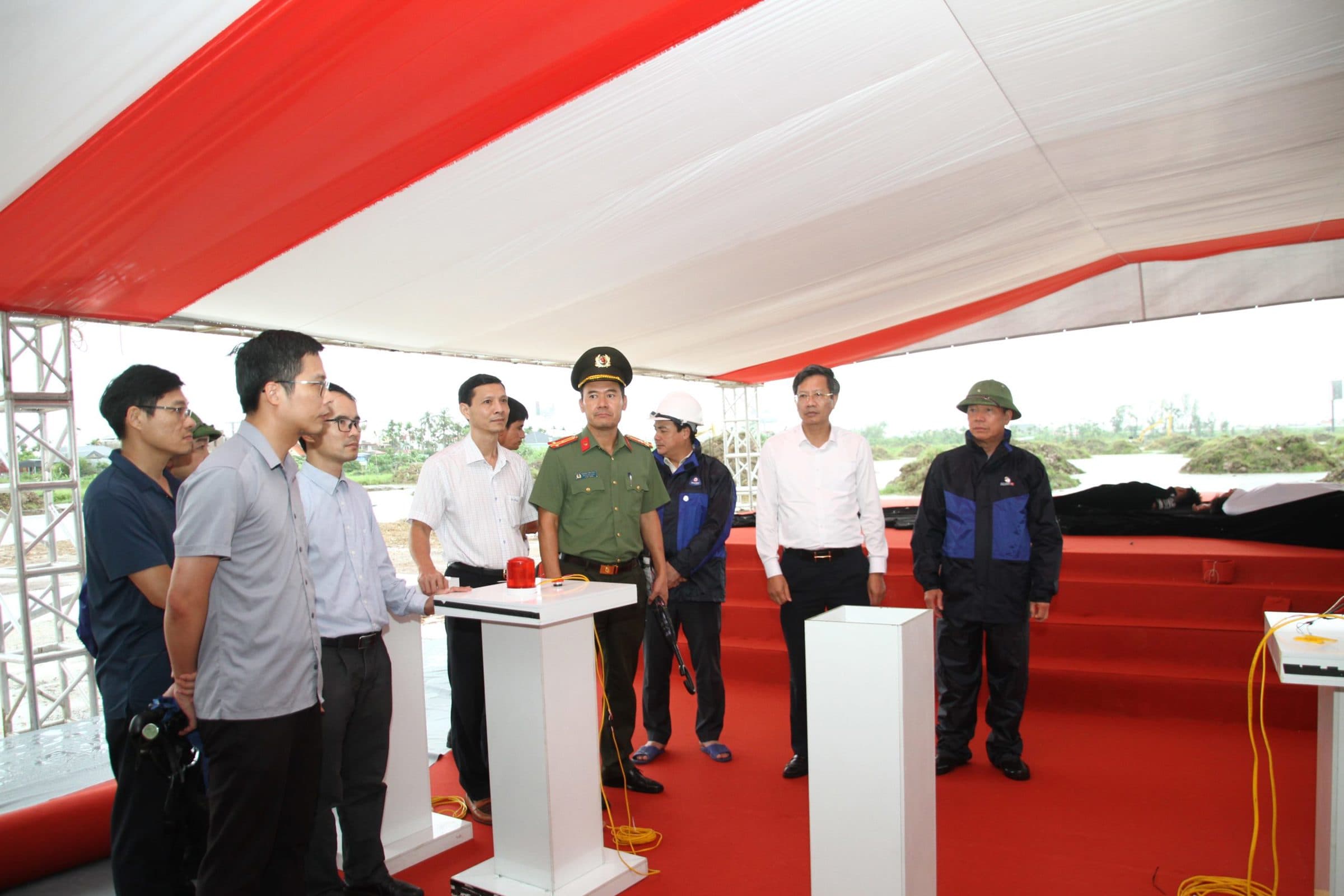 시 인민위원회 상임부위원장 Le Anh Quan이 9월 2일 건국절 80주년 기념 프로젝트 착공식 및 개시 준비 상황을 점검했습니다.