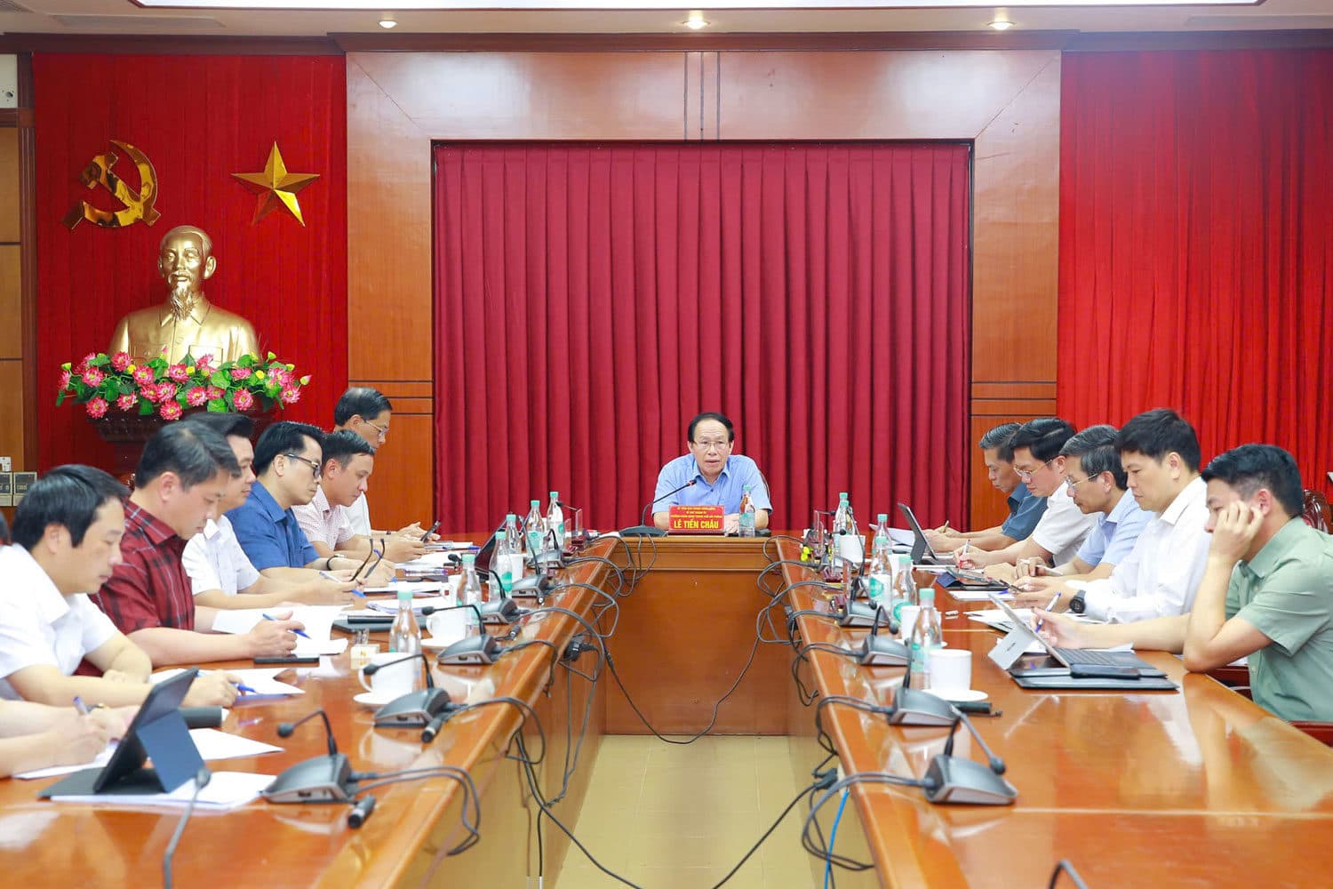 Hai Duong - Hai Phong 통합 작업 이행의 진전을 보장합니다. 코뮌 수준의 행정 단위를 효과적으로 조직하고 운영합니다.