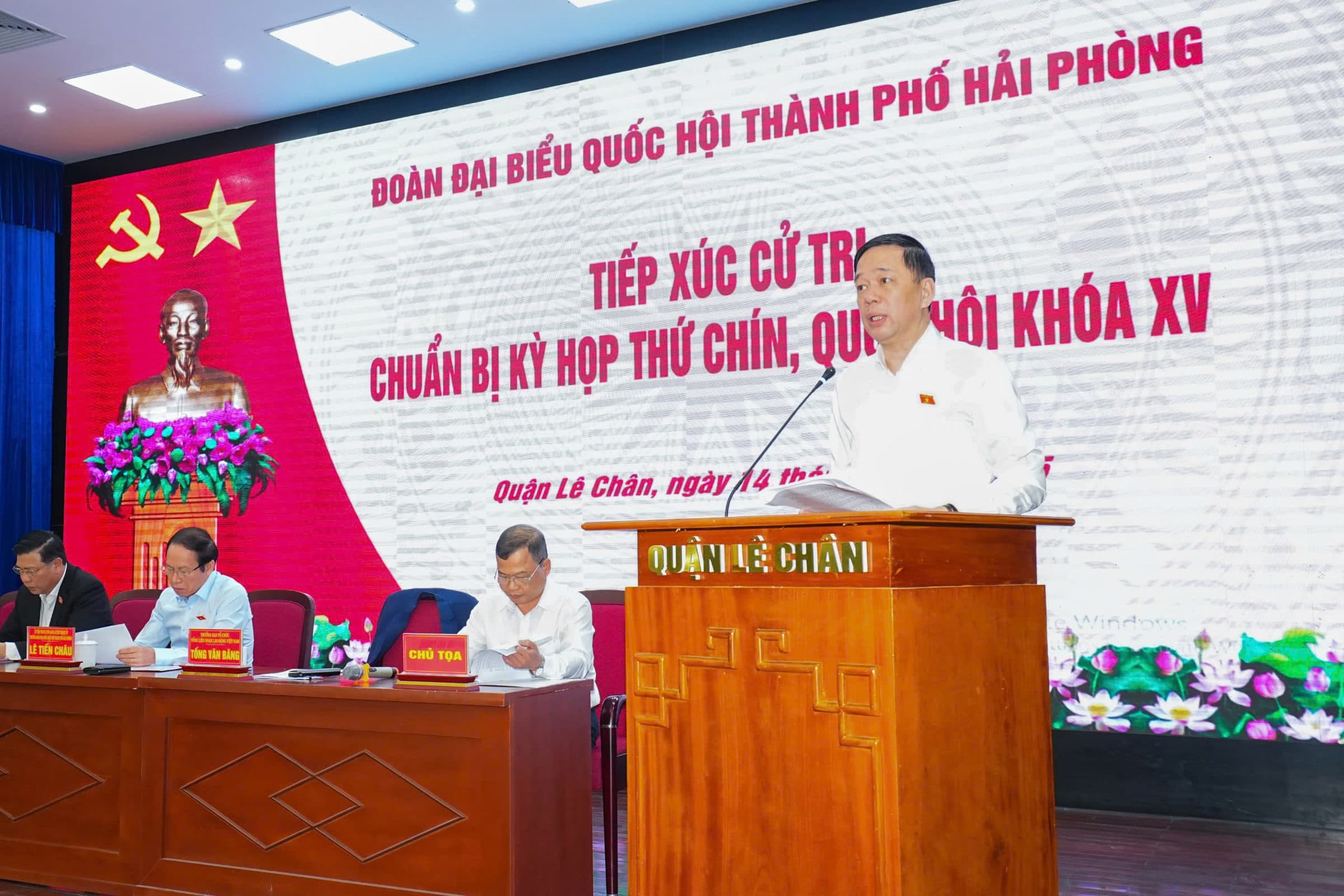 Bí thư Thành ủy Lê Tiến Châu cùng Đoàn Đại biểu Quốc hội Hải Phòng tiếp xúc cử tri chuẩn bị cho Kỳ họp thứ Chín, Quốc hội khóa XV