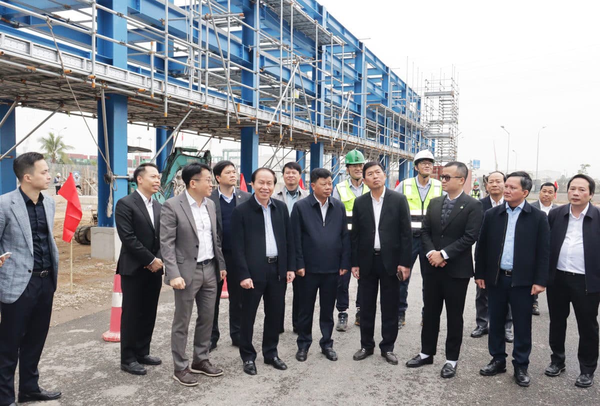 The Secretary of the City Party Committee visited and encouraged a number of typical businesses in Industrial Parks and Economic Zones