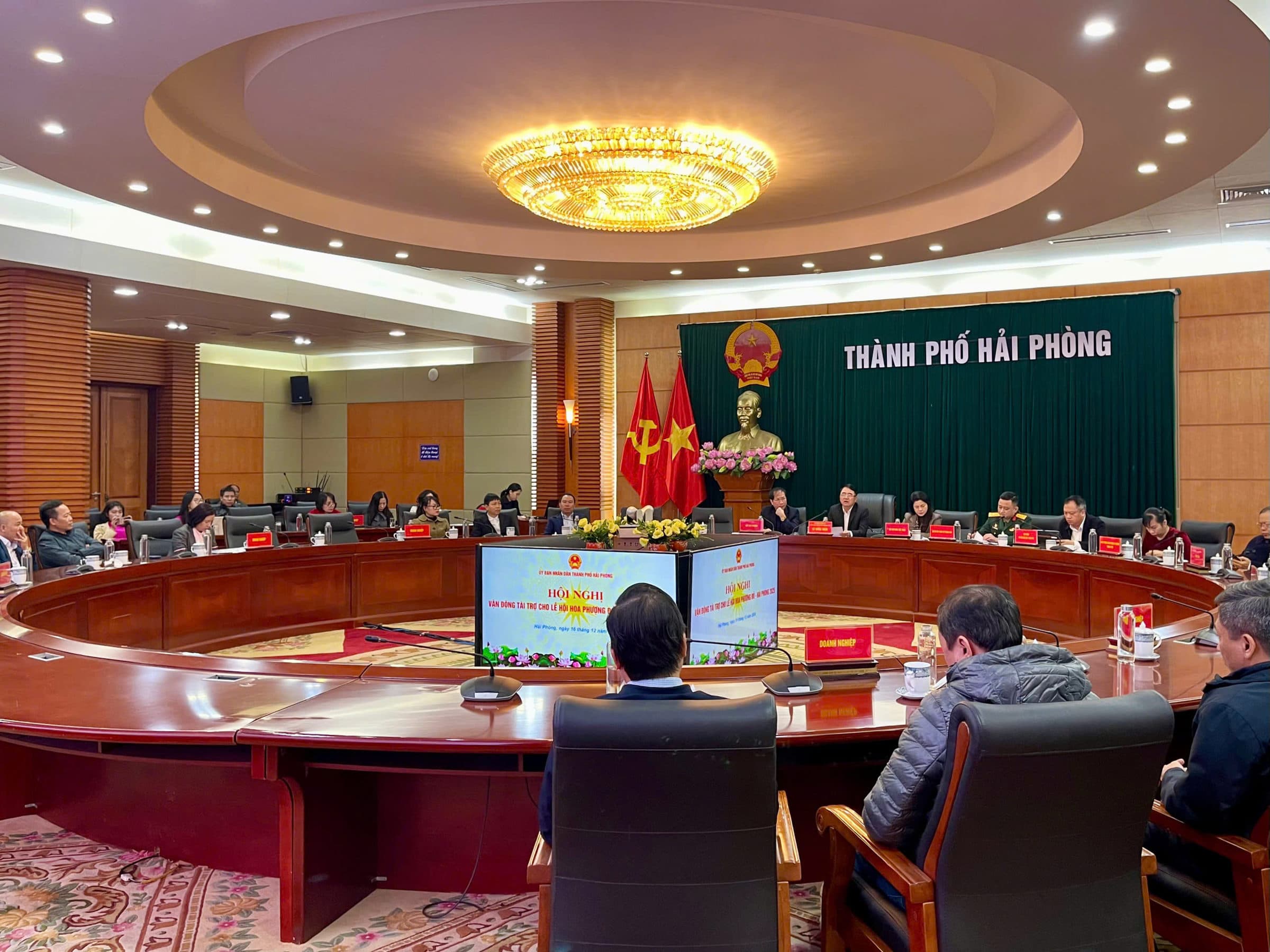 Red Poinciana Festival - Hai Phong 2025를 조직하기 위해 기업들이 280억 VND 이상을 지원하기 위해 손을 잡았습니다.
