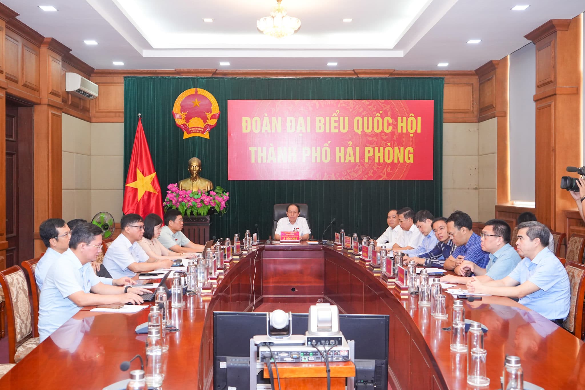 Hai Phong National Assembly Delegation attended the online questioning session of the 36th Session of the National Assembly Standing Committee
