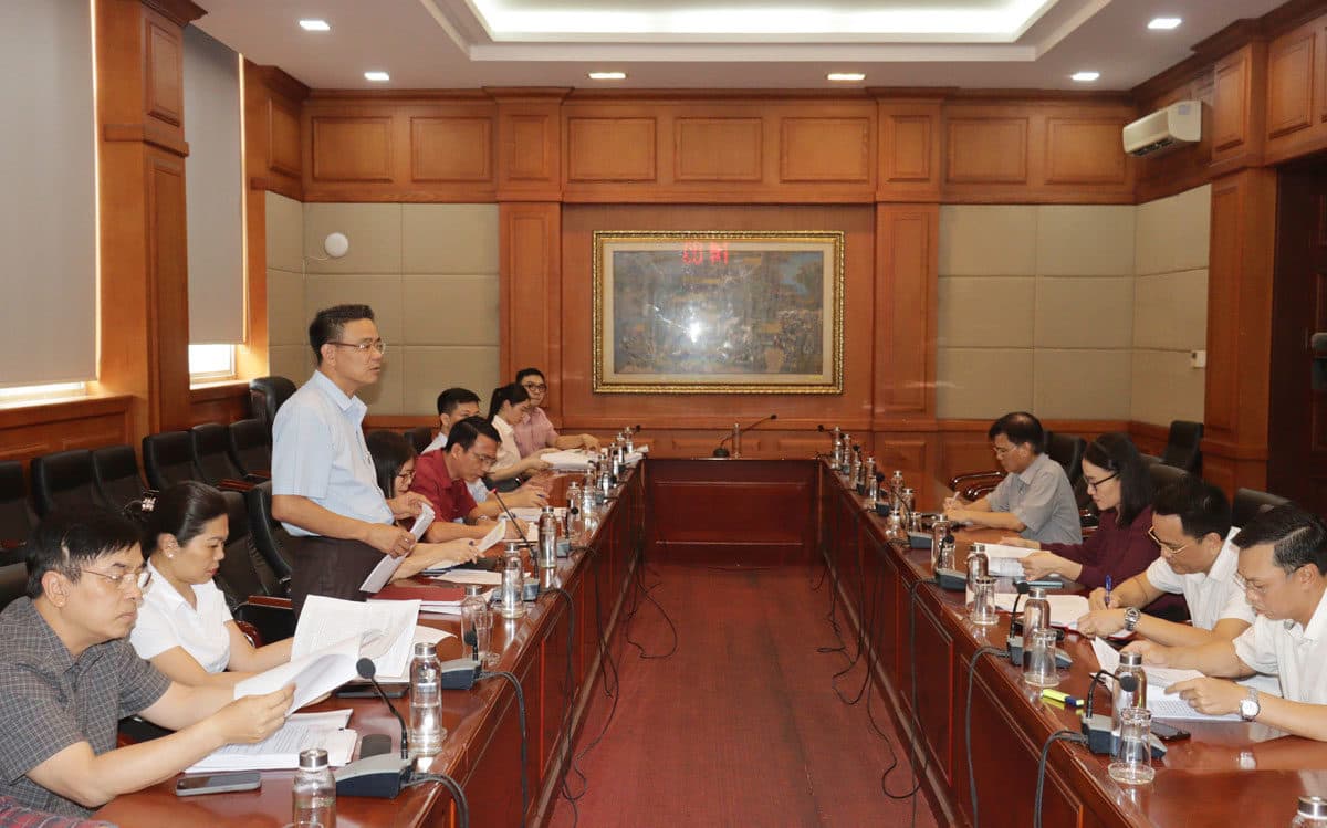 Ban Pháp chế HĐND thành phố họp thẩm tra hồ sơ trình Kỳ họp thứ 18 HĐND thành phố khóa XVI