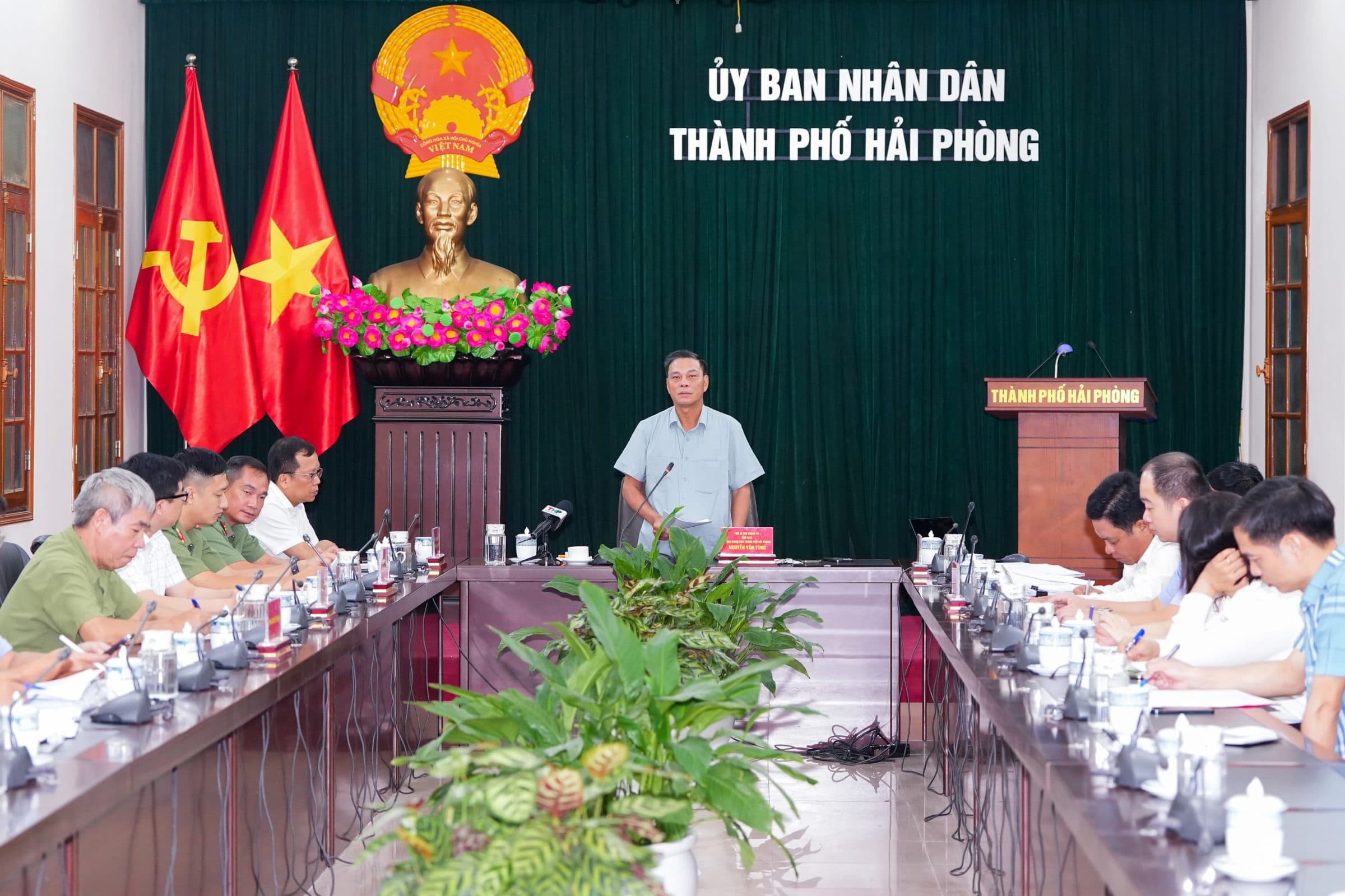 Before June 30, 2024, complete forced land recovery for 01 household whose land was recovered to implement the new urban area technical infrastructure investment project at Junction 5 - Cat Bi Airport