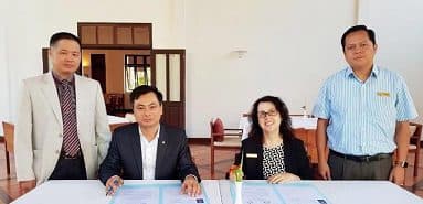 하이퐁 관광대학은 École d'hôtellerie et de Tourisme Paul Dubrule과 협력 계약을 체결했습니다.