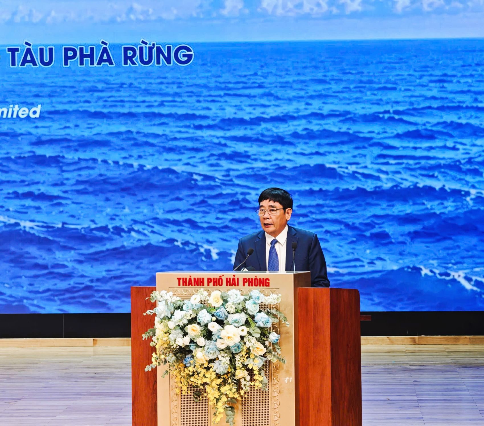 Ong_V_Hu_Chin_Tng_giam_c_Cong_ty_ong_tau_Pha_Rng._nh-_Thanh_Sn.jpg
